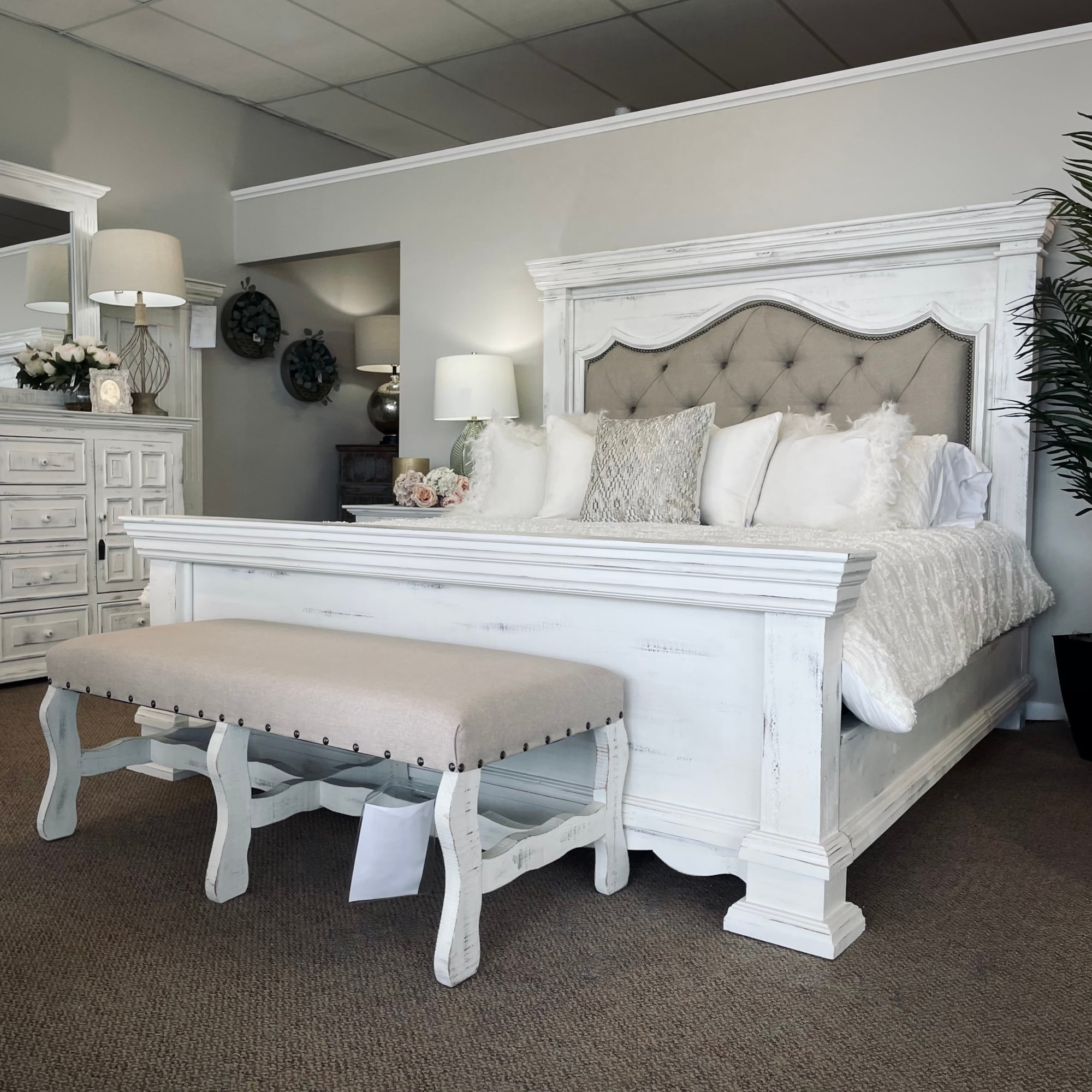 Vintage Chalet PCHALETWPADQ Chalet Padded Queen Bed Johnson's