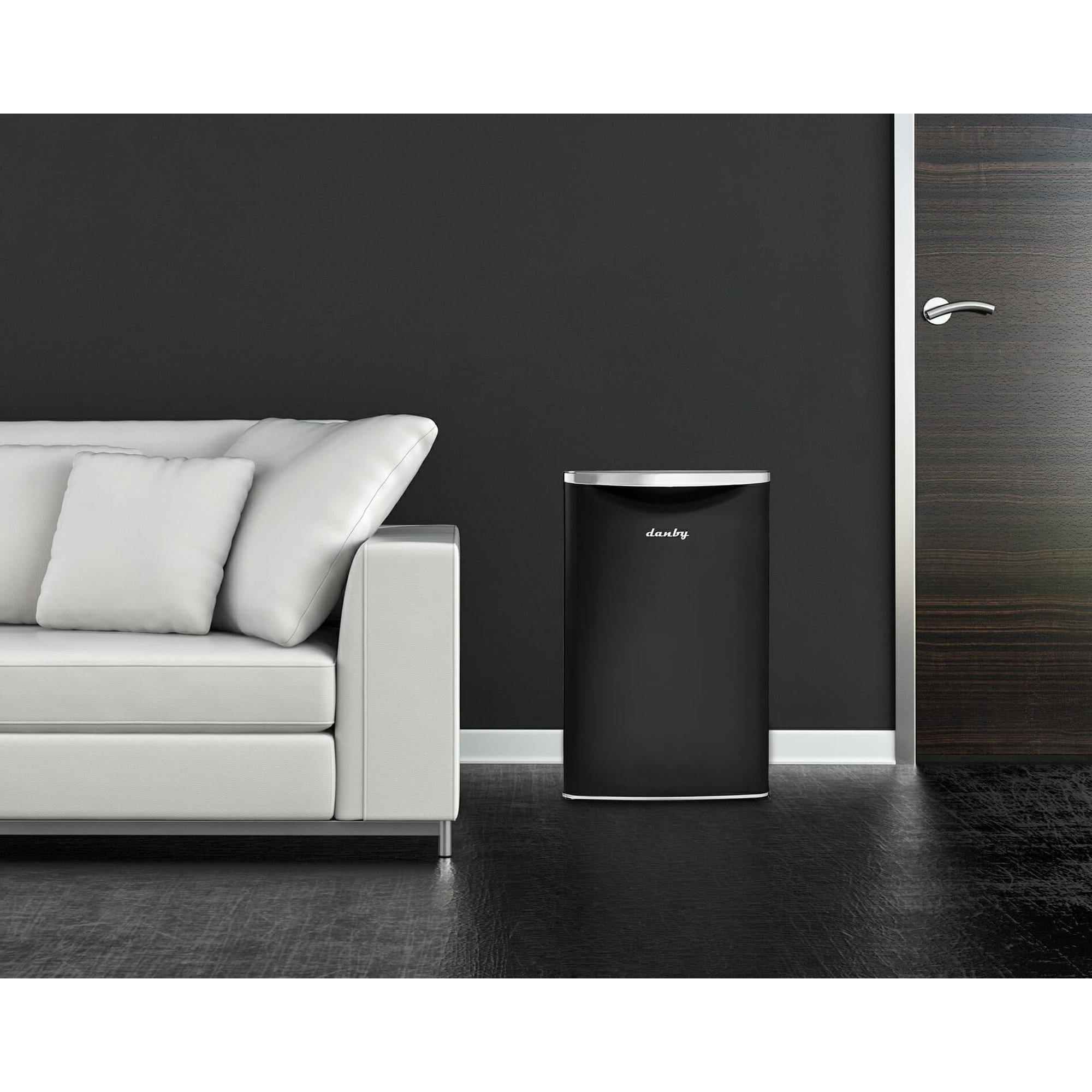 Danby DAR044A6MDB Danby 4.4 cu. ft. Retro Compact Fridge in Midnight Black, Simon's Furniture