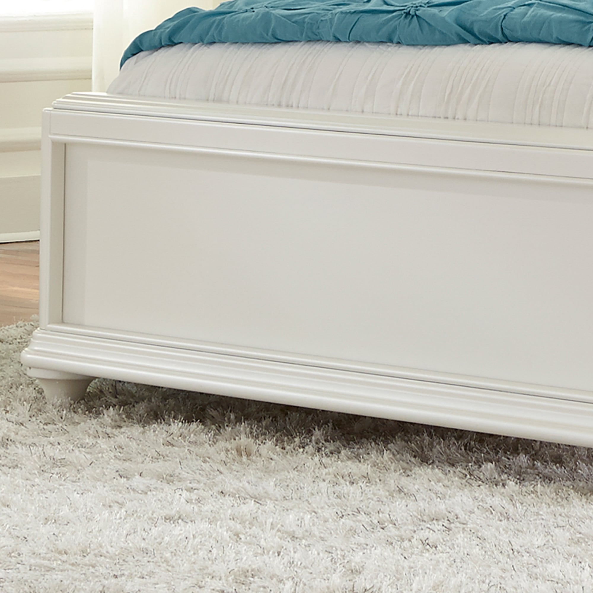 Queen bed with store twin trundle