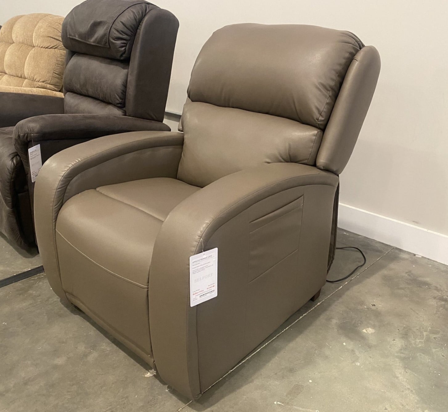 UltraComfort Apollo 723656776 Lift Recliner Belfort Furniture Recliner Three Way