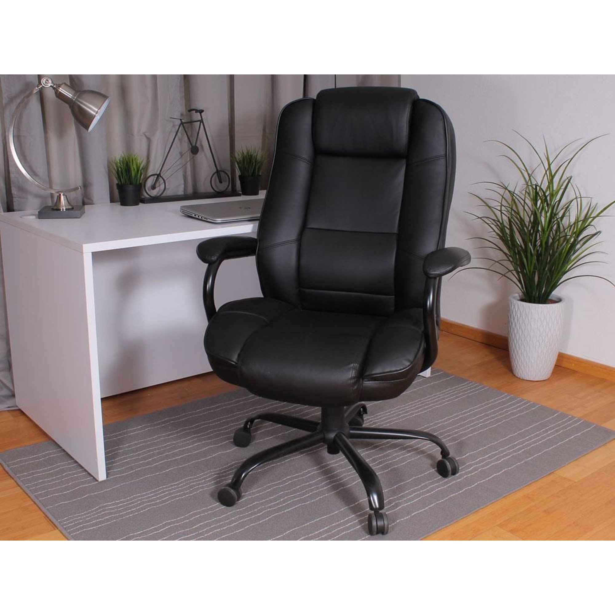 https://imageresizer4.furnituredealer.net/img/remote/images.furnituredealer.net/img/products%2Fpresidential_seating%2Fcolor%2Fexecutive%20chairs_b992bk-b08hn3m96cuo-_53n_ncvoa.jpg?width=2000&height=2000&scale=both