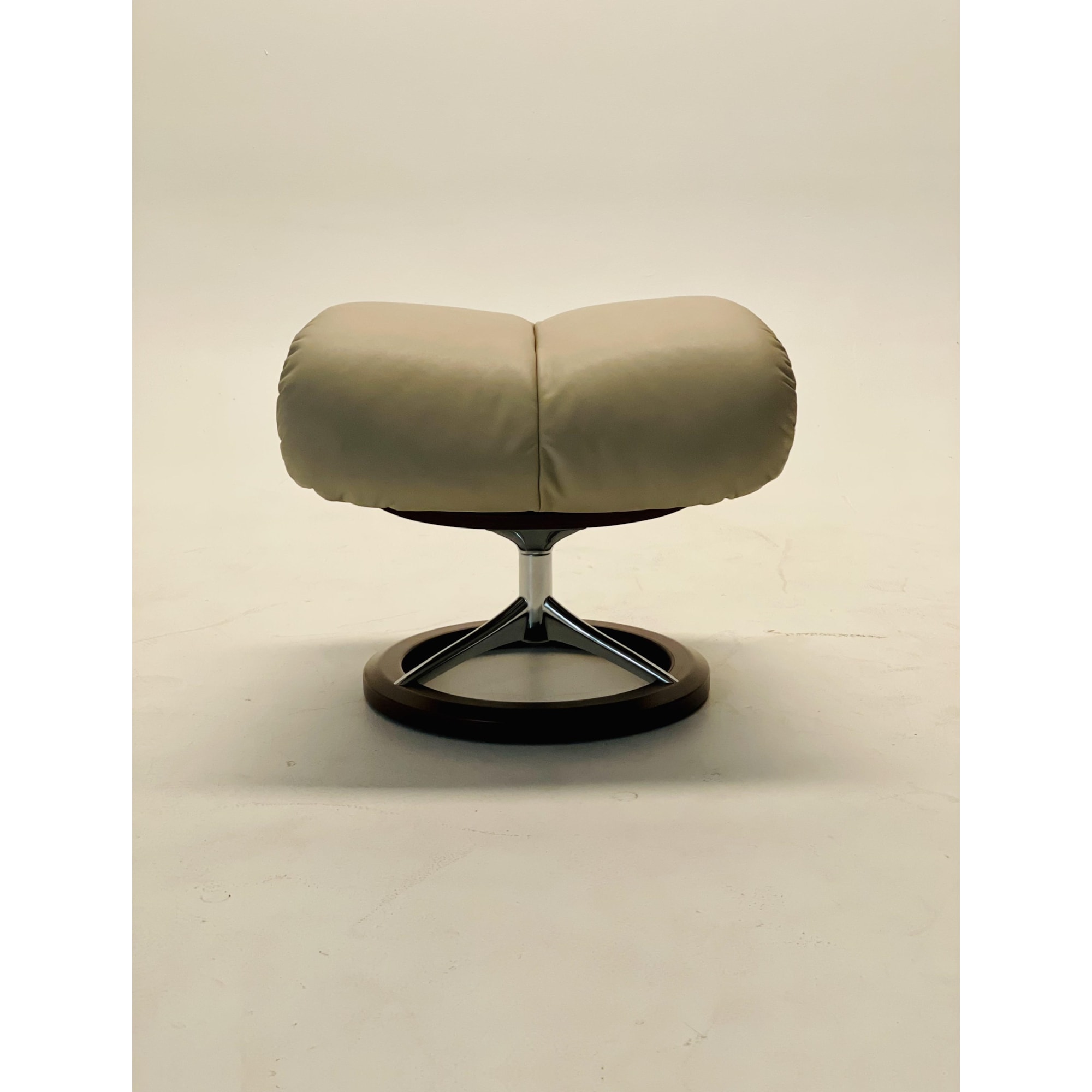 Stressless Magic 1143315-40 Medium Medium Magic Chair with  