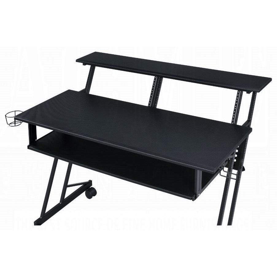 Suitor deals computer desk