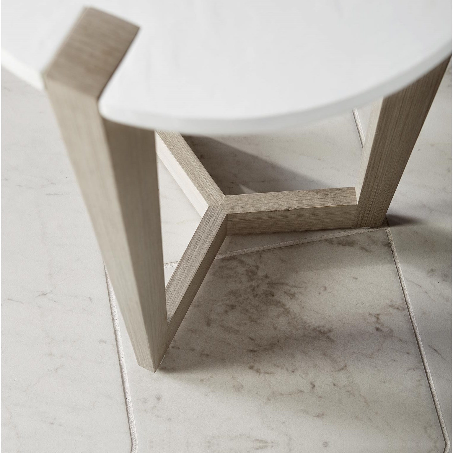 Bernhardt axiom top cocktail table