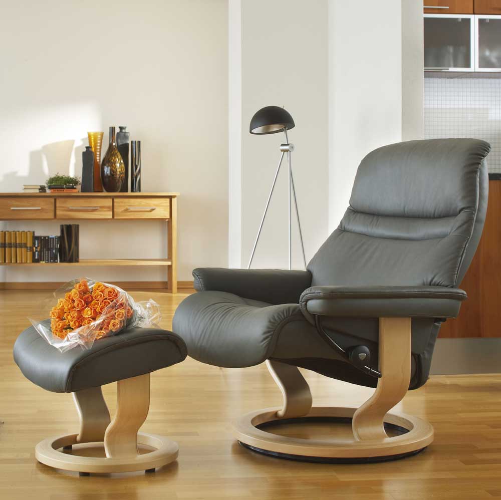 Sunrise medium chair & outlet ottoman with classic base