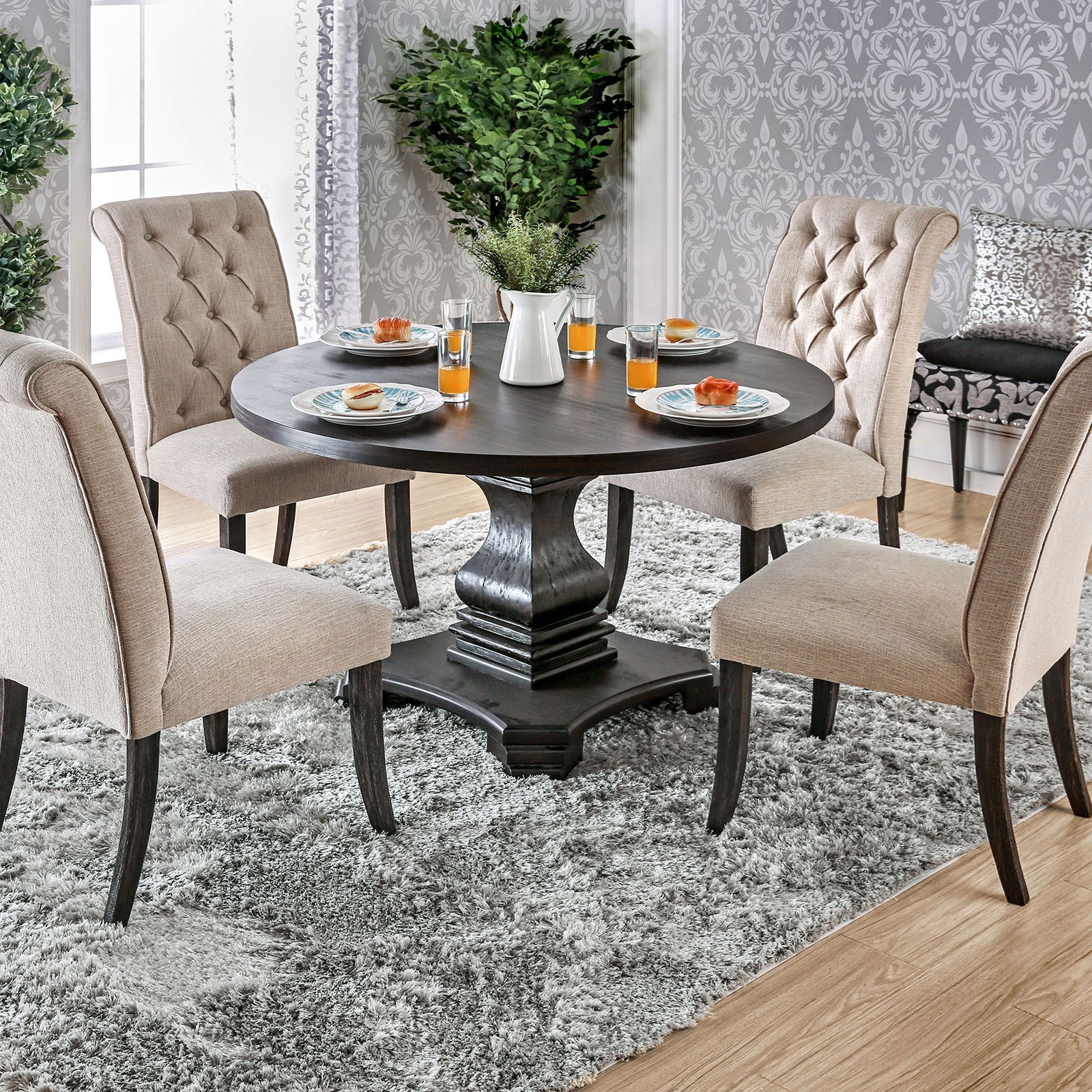 Vintage look dining shop table