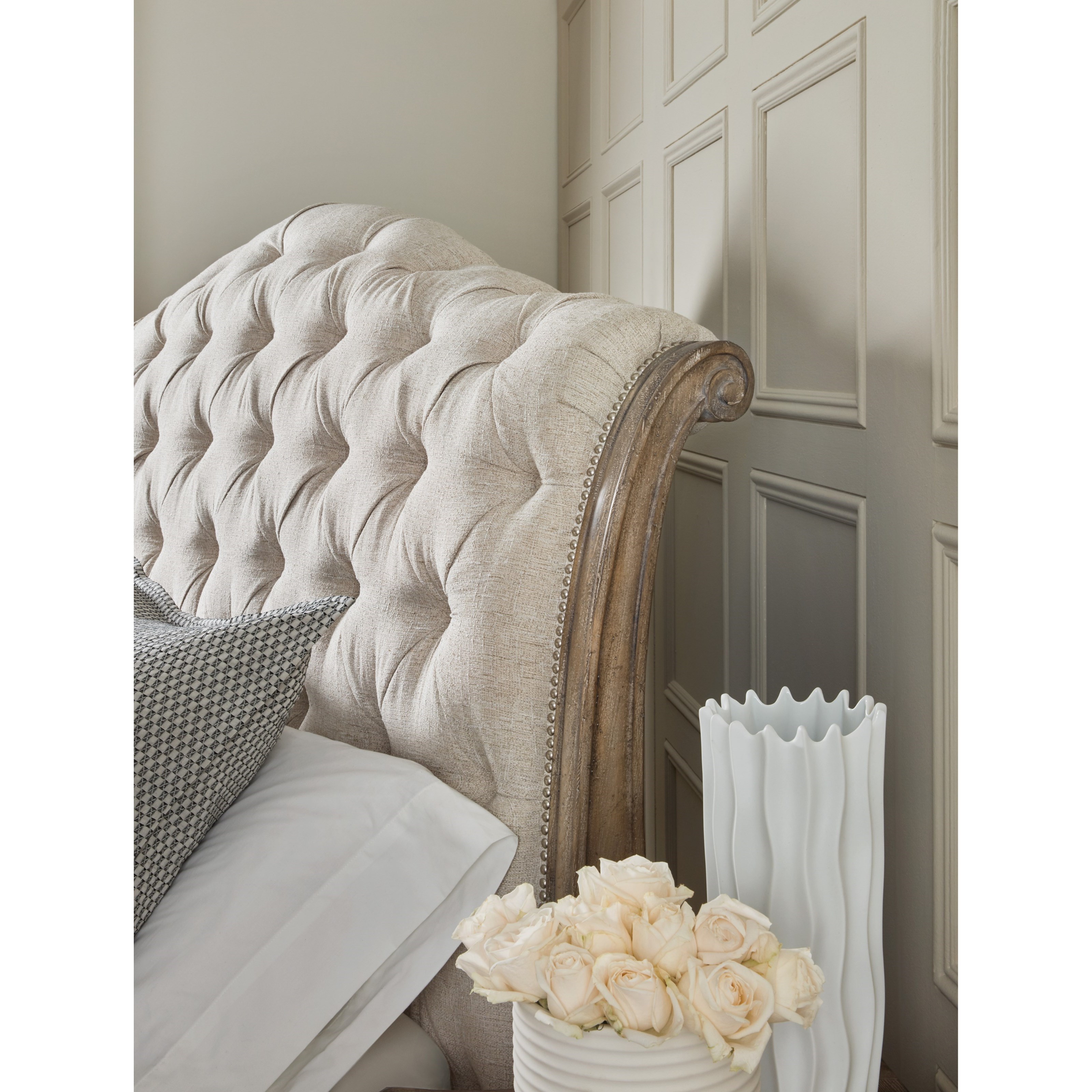 Hooker Furniture Castella 5878 90566 80 Traditional King Tufted