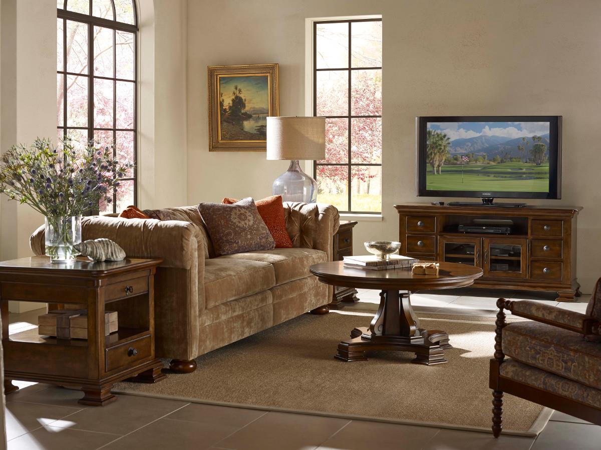 Porto round wood on sale coffee table