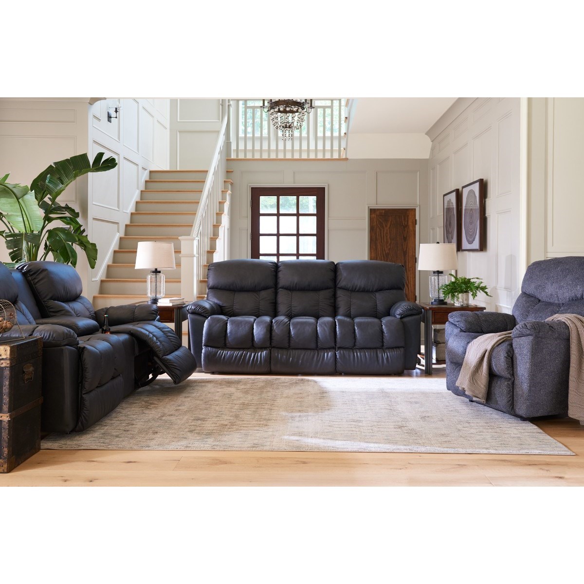 La Z Boy Morrison 44P766 Casual Power Reclining Sofa with USB