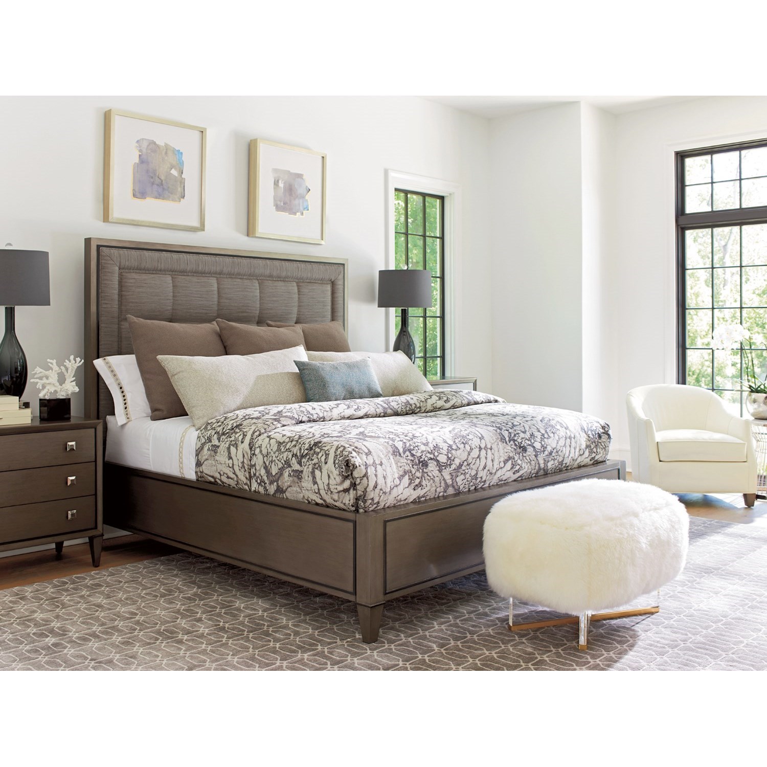 Lexington Ariana 732 133C St. Tropez Queen Size Upholstered Panel