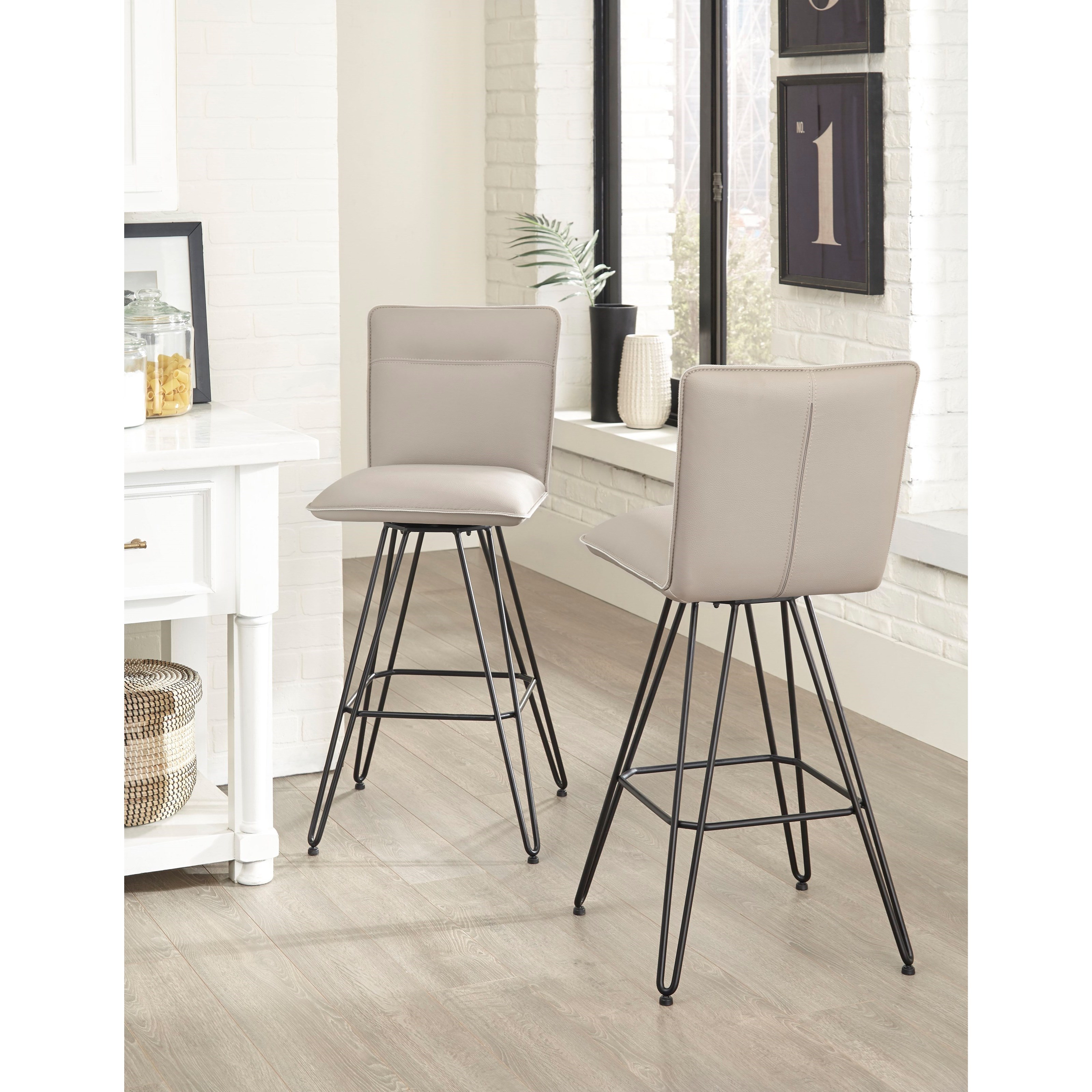 Hairpin leg store bar stools