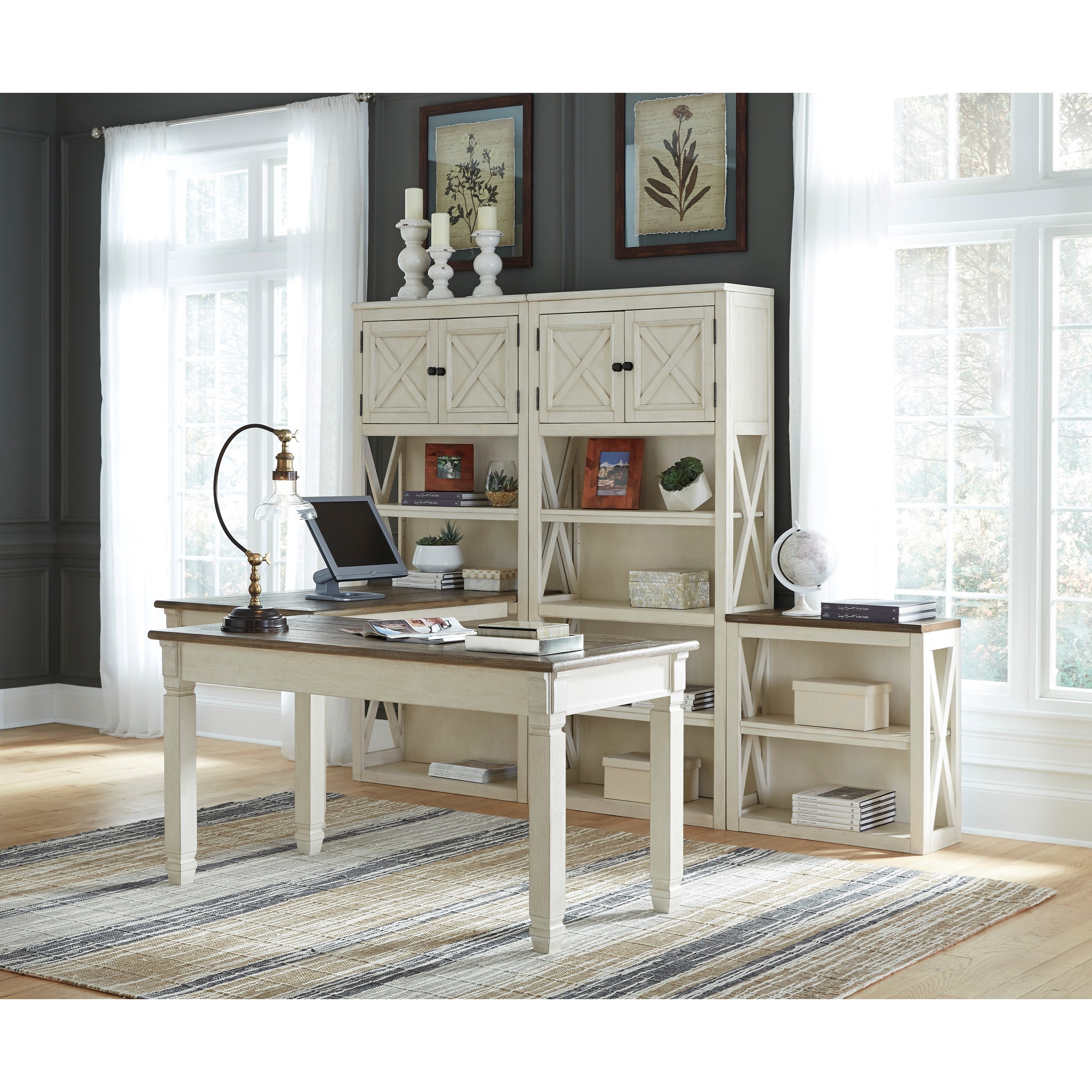 Bolanburg office new arrivals desk