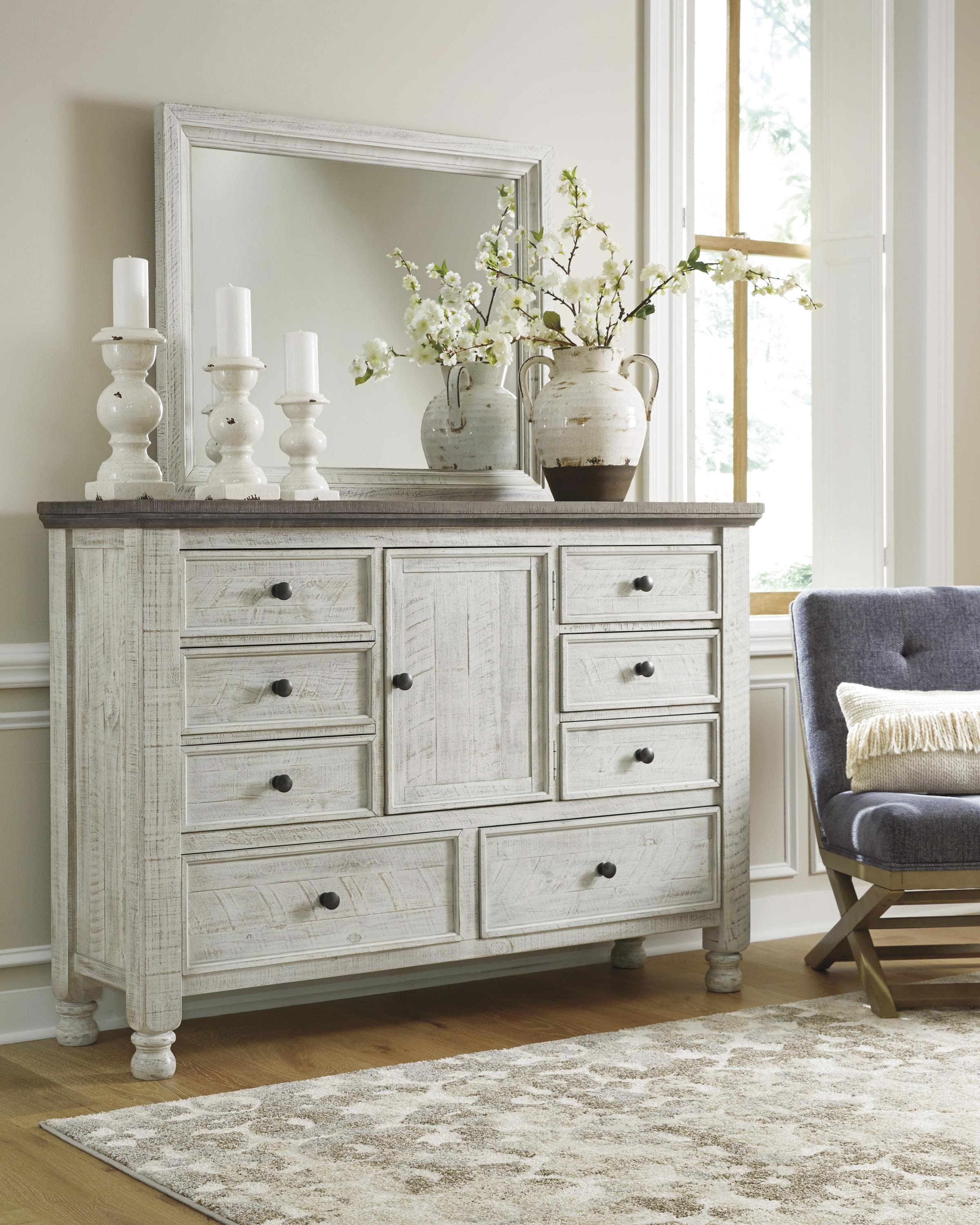 Havalance queen bedroom outlet set