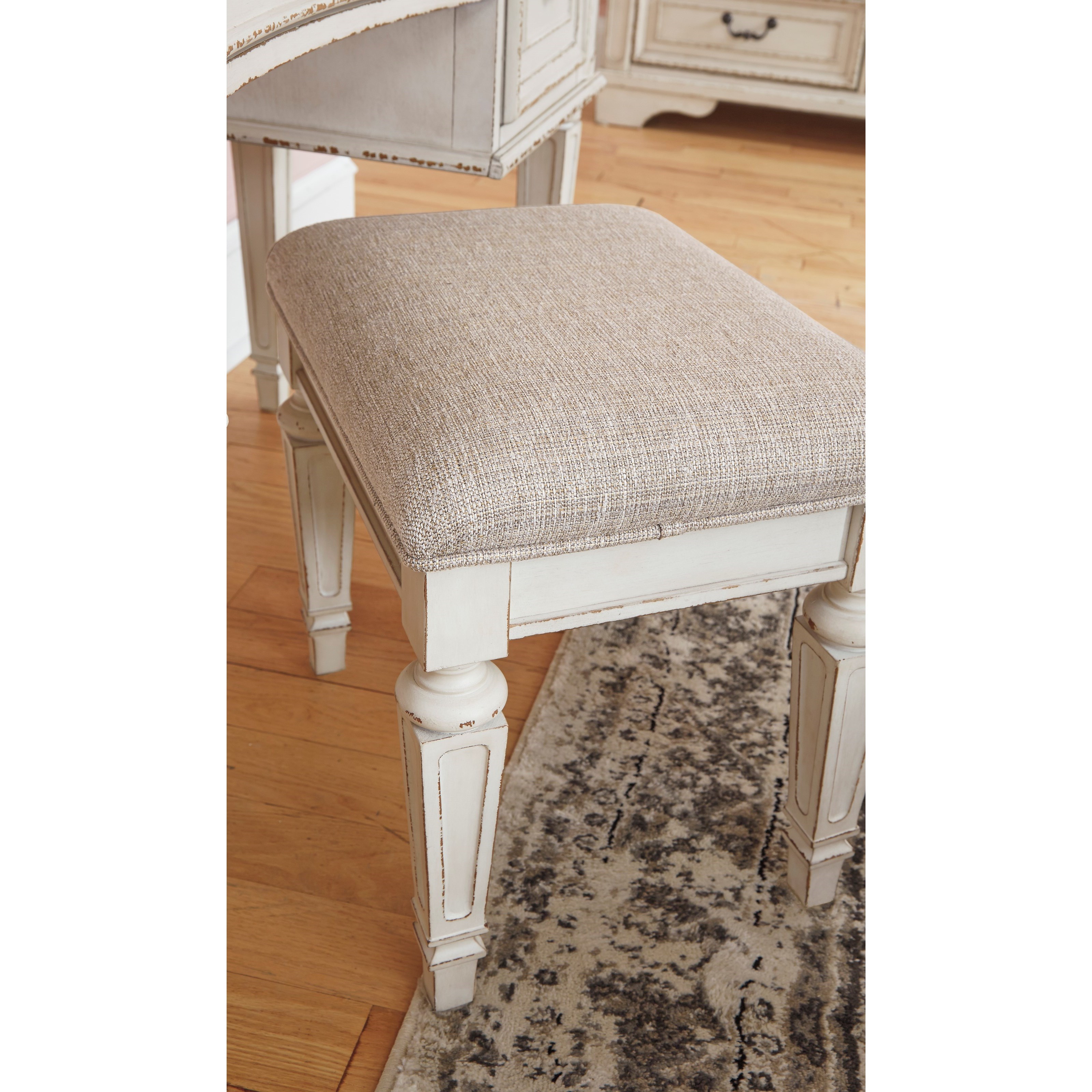Realyn vanity shop