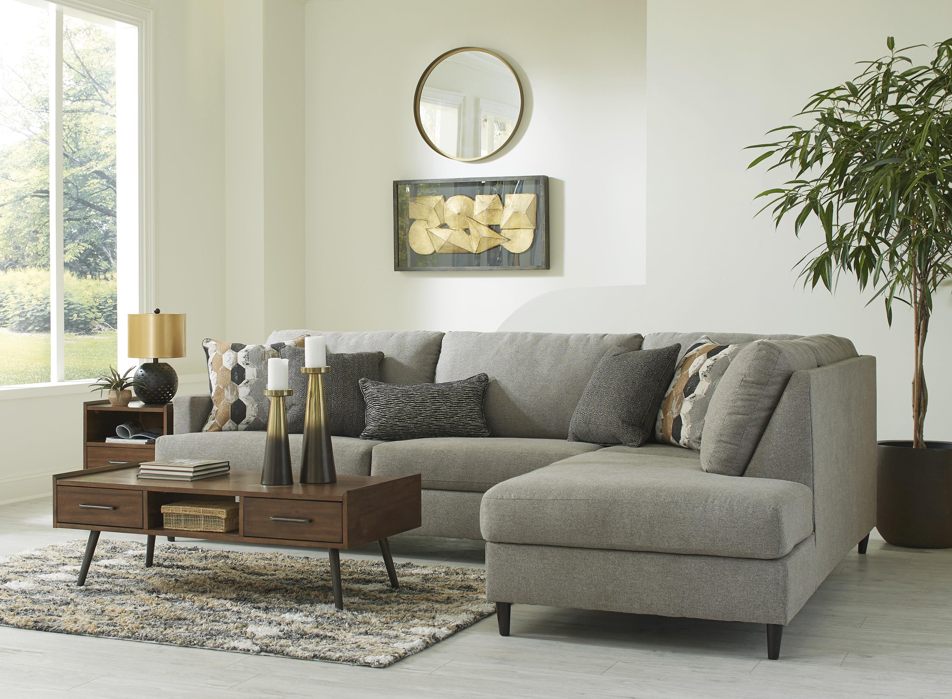 Santasia 2 Piece Sectional with Chaise
