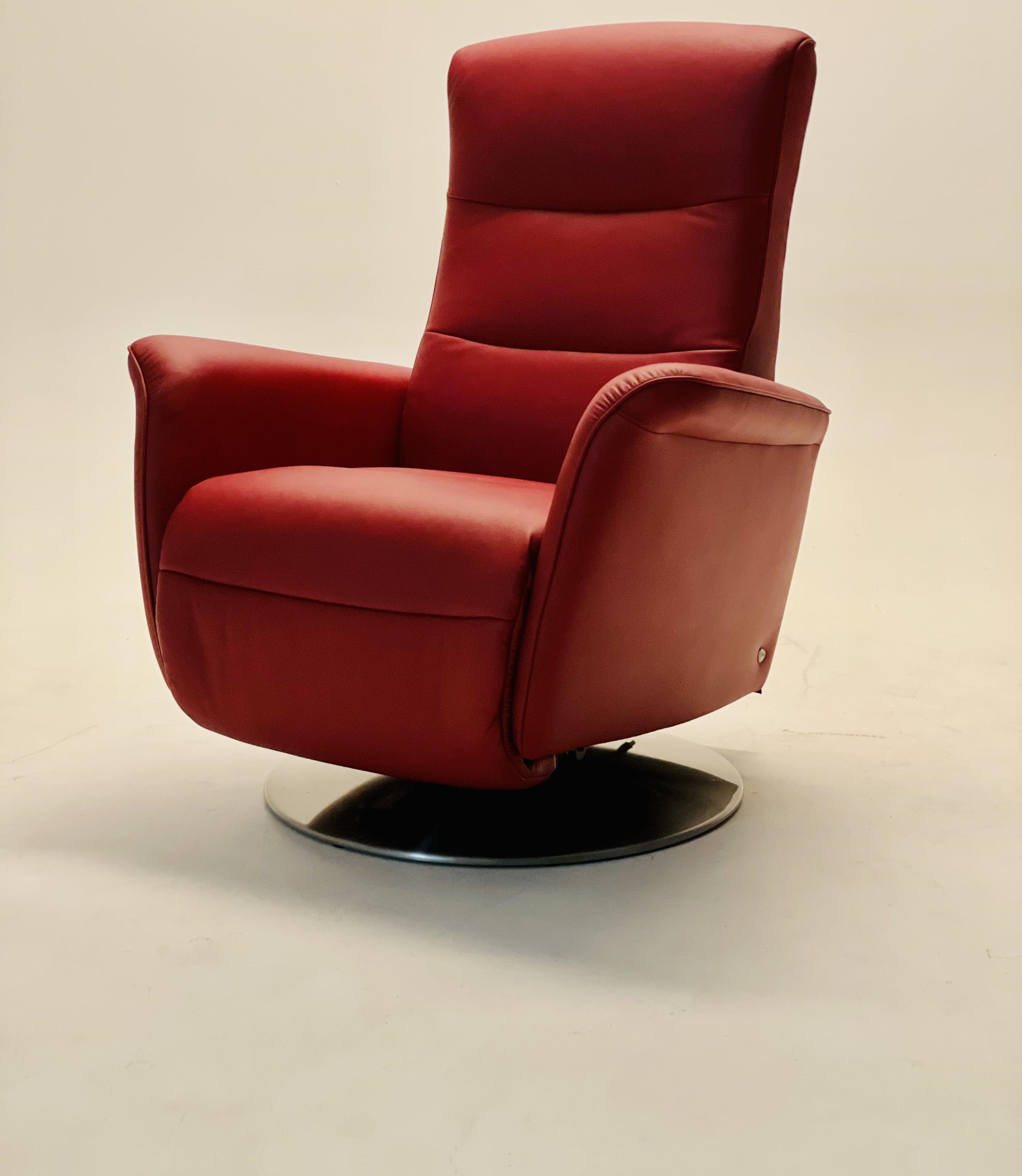 Small scale recliner store chairs